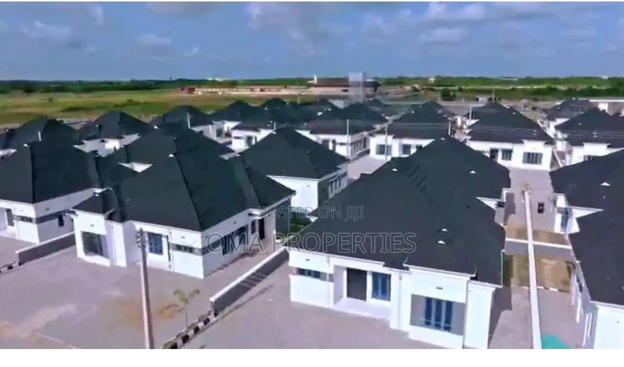 4bdrm Bungalow in Lekki Avana Bungalow for sale in Off Lekki-Epe Expressway
