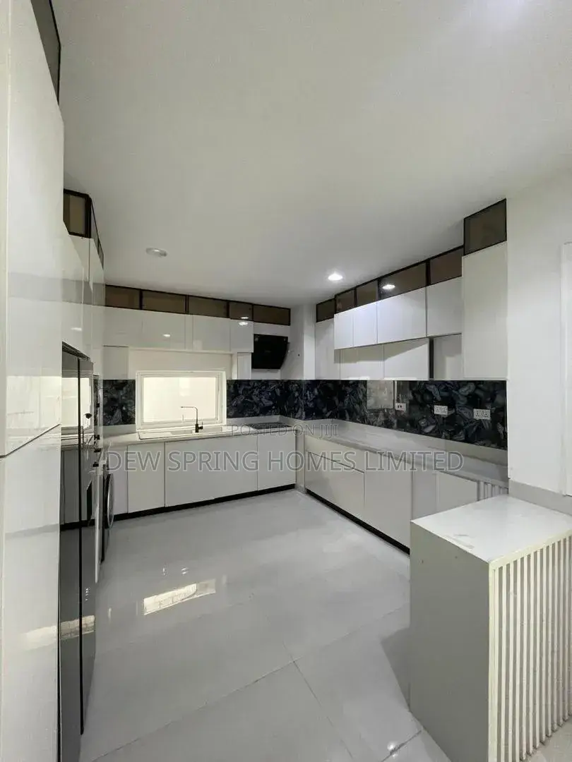 5bdrm Villa in Banana Island for sale in Banana Island
