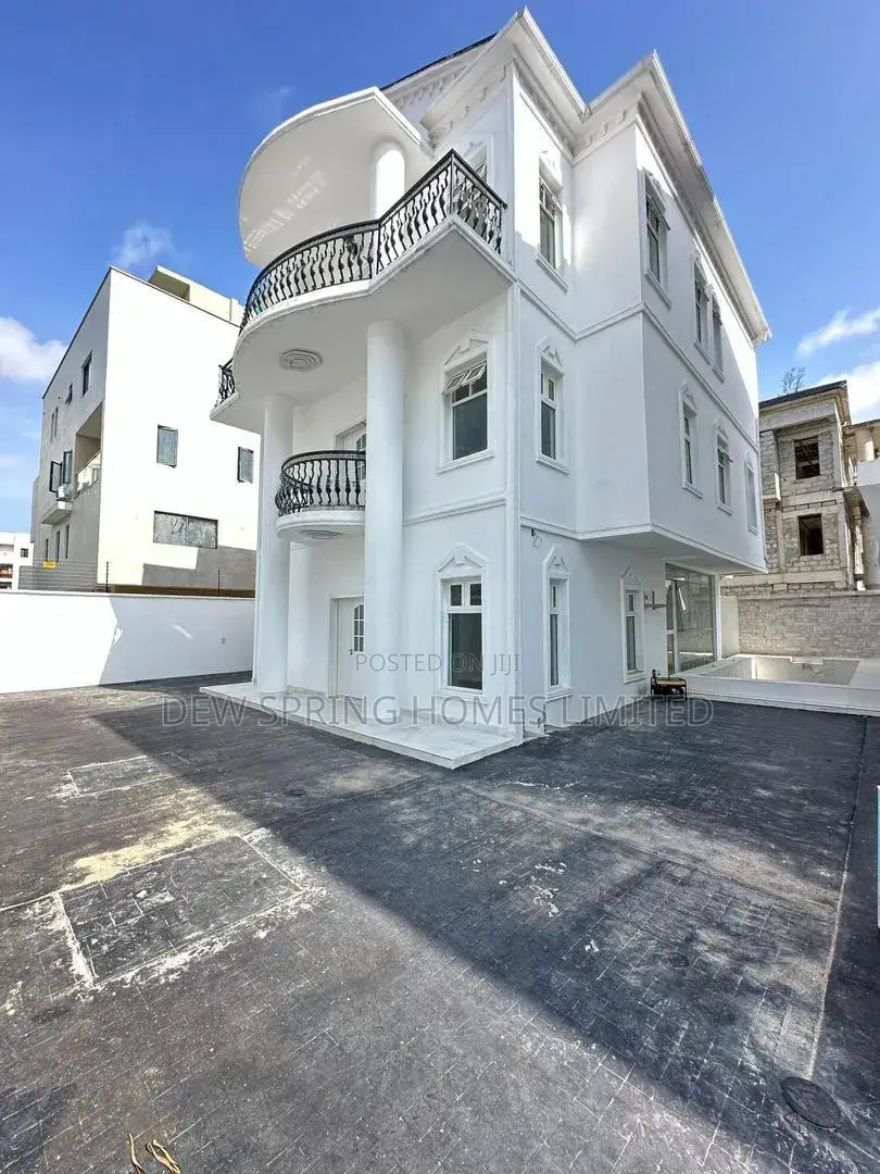 5bdrm Villa in Banana Island for sale in Banana Island