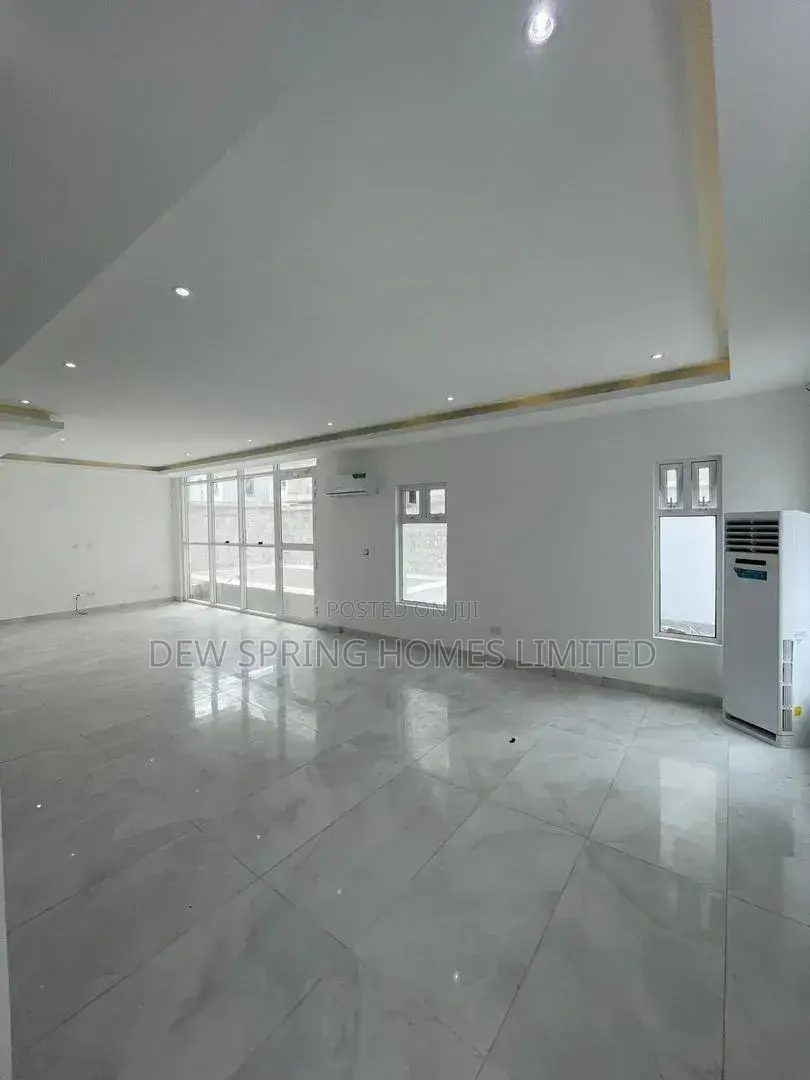 5bdrm Villa in Banana Island for sale in Banana Island