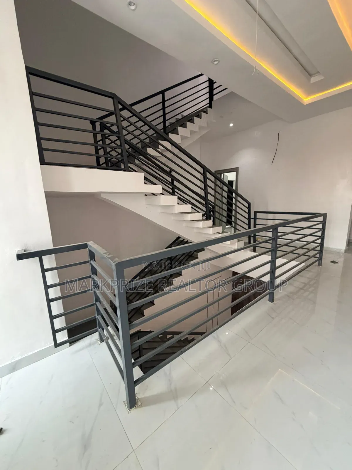 Furnished 5bdrm Duplex in Ogba Ikeja Lagos for sale in Ikeja GRA