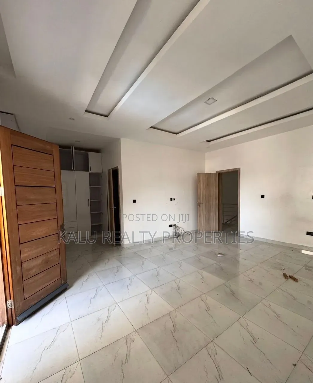 4bdrm Duplex in Idado for rent in Idado