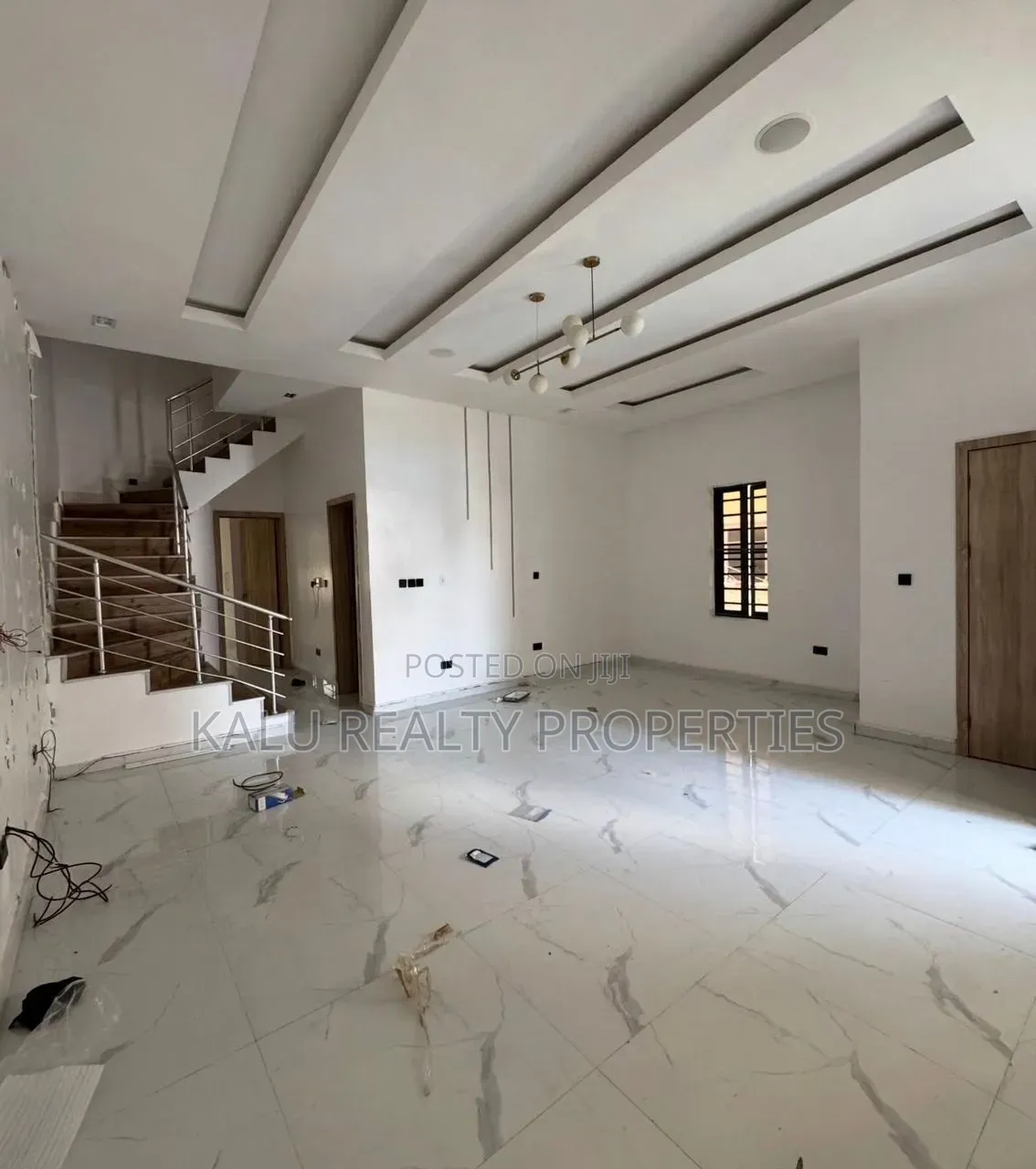 4bdrm Duplex in Idado for rent in Idado