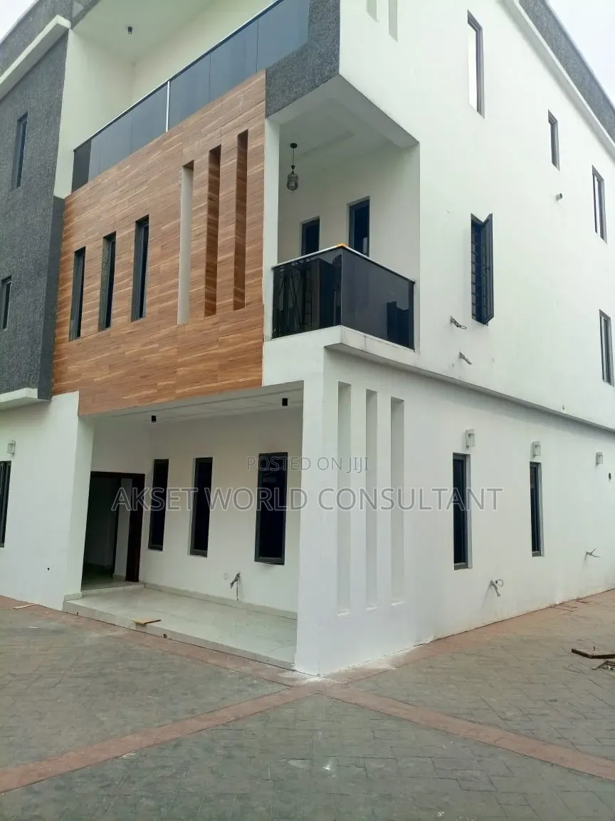 5bdrm Duplex in GRA Phase 2 Shangisha for sale in GRA Phase 2 Shangisha