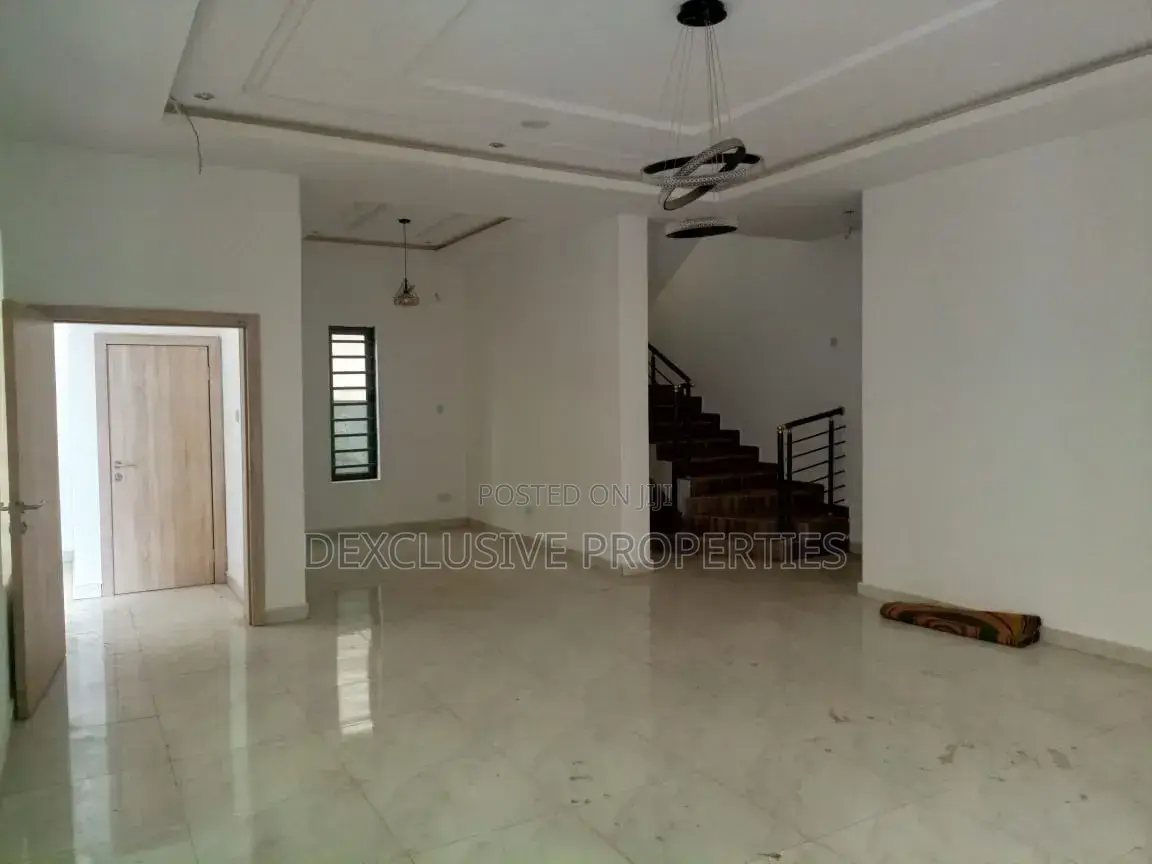 5bdrm Duplex in GRA Phase 2 Shangisha for sale in GRA Phase 2 Shangisha