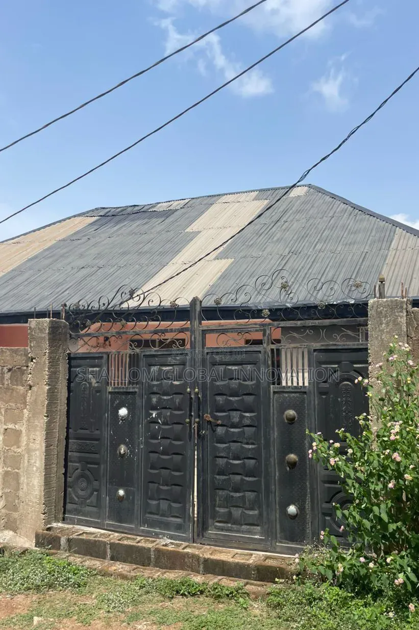 2bdrm Block of Flats in Elewuro, Akobo for sale in Akobo