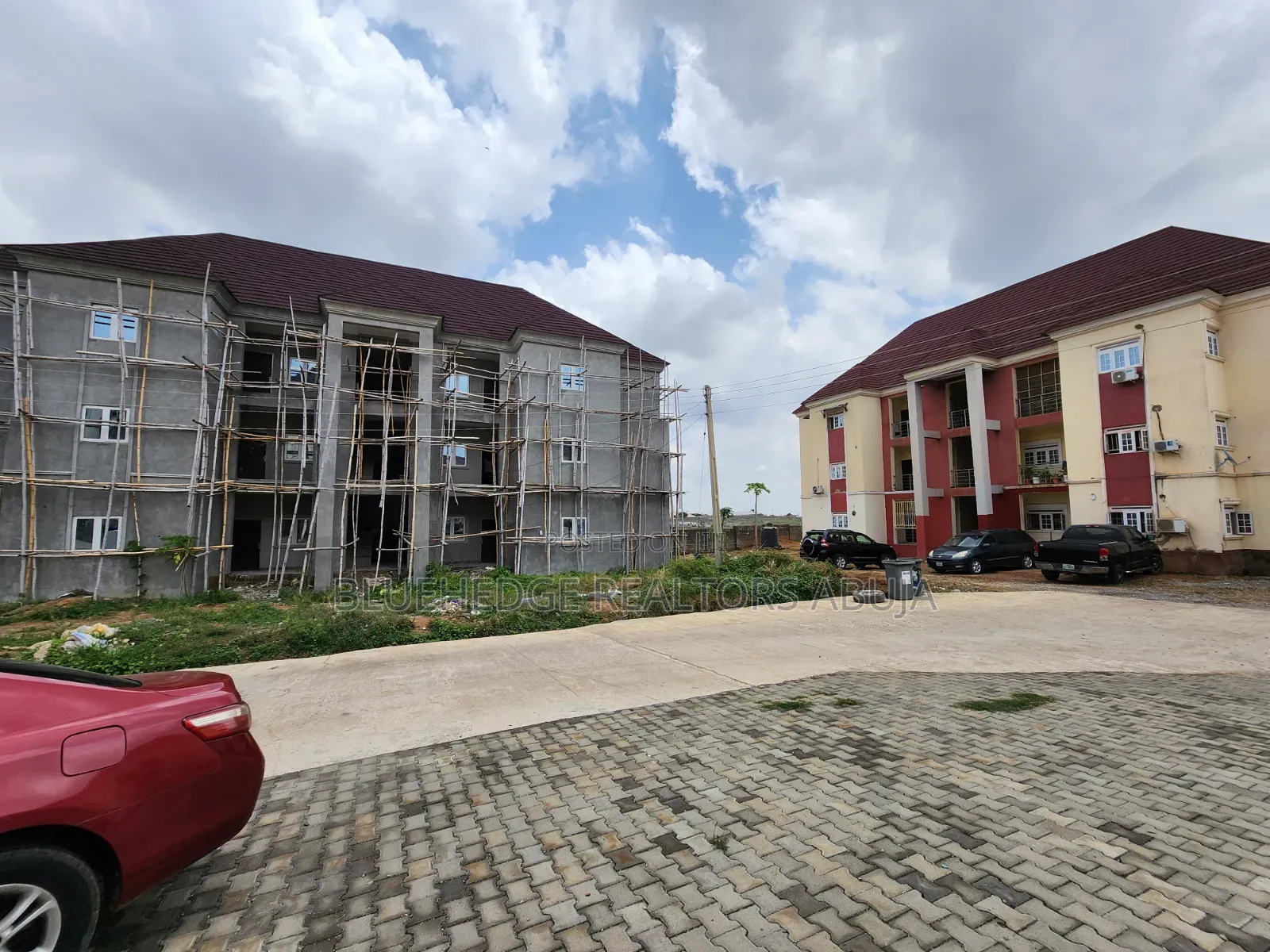 3bdrm Apartment in Sam Nujoma Housing, Galadimawa for sale in Galadimawa