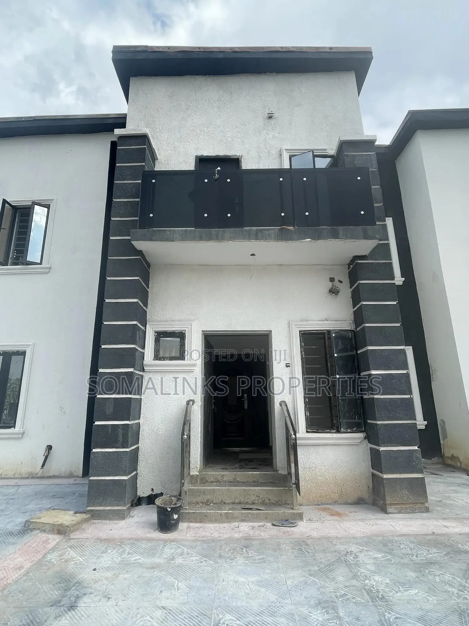 2bdrm Block of Flats in Pyramid Estate, Sabon Lugbe for rent in Sabon Lugbe