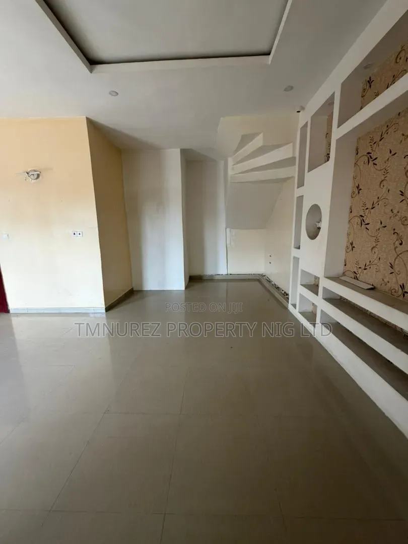Studio Apartment in Chevron for rent in Chevron