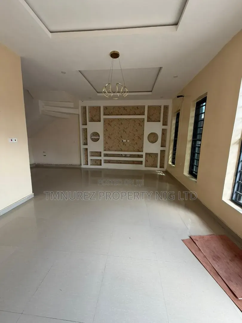 Studio Apartment in Chevron for rent in Chevron