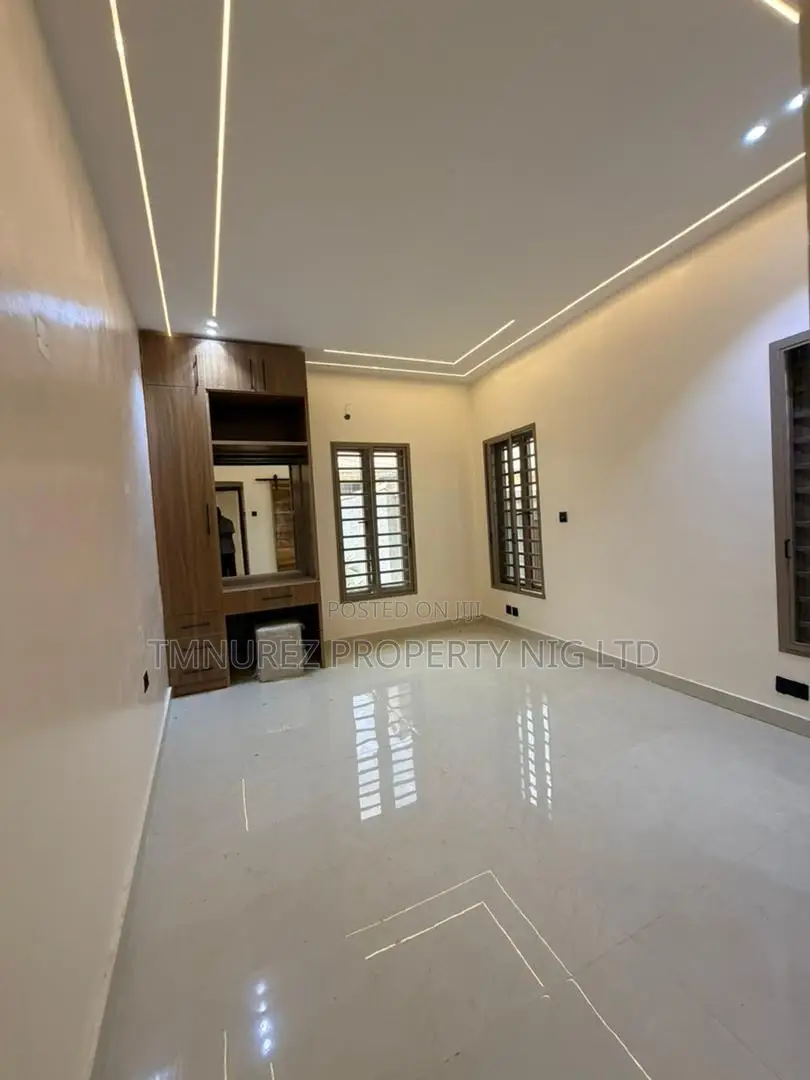 4bdrm Duplex in Off Ikeja for sale in Ikeja GRA