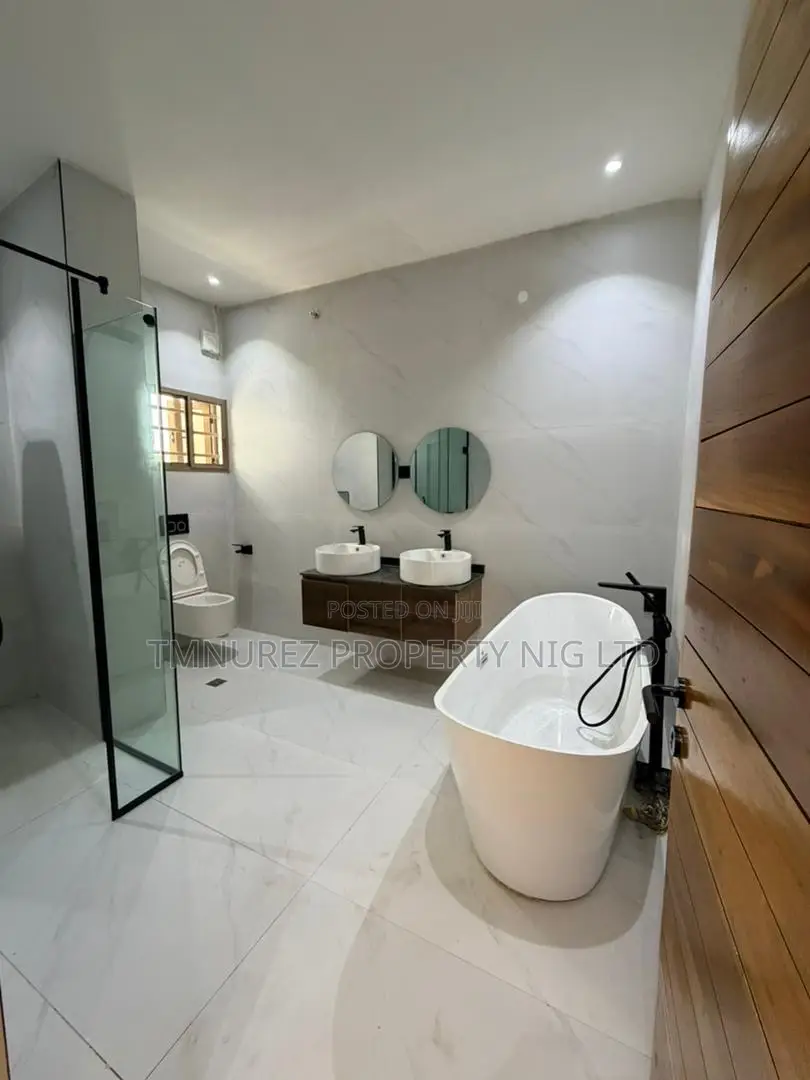 4bdrm Duplex in Off Ikeja for sale in Ikeja GRA