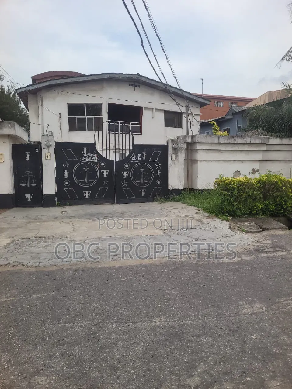 758 SQM Fenced Land With Building in Phase 2