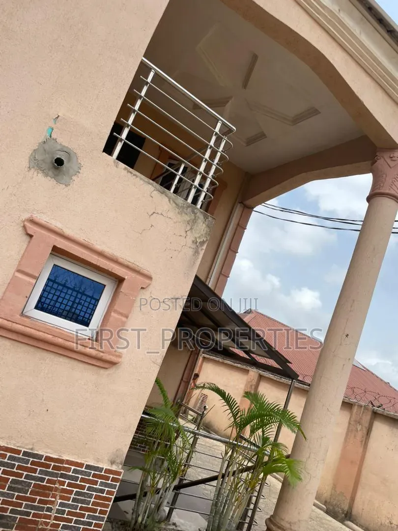 2bdrm Block of Flats in Akuru Elebu Ibadan for sale in Ibadan