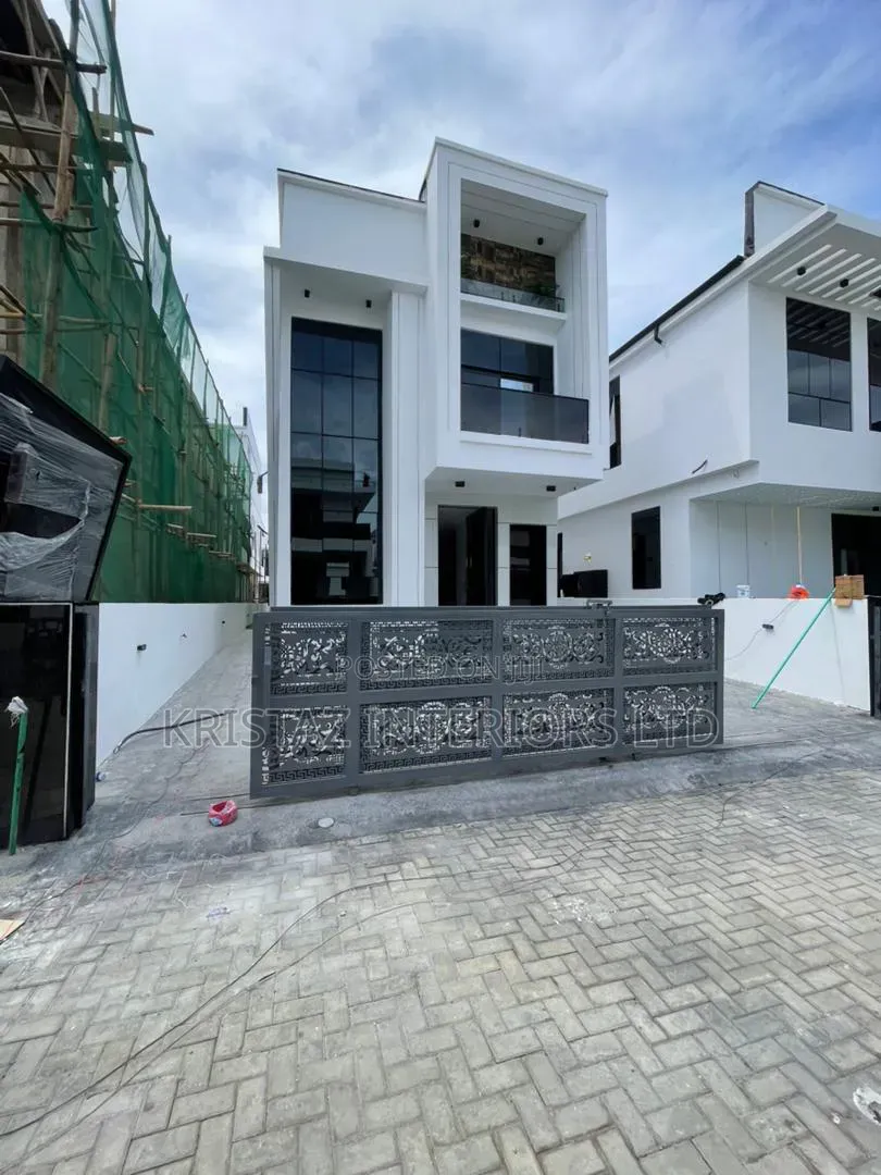 5bdrm Duplex in Chevron for sale in Chevron