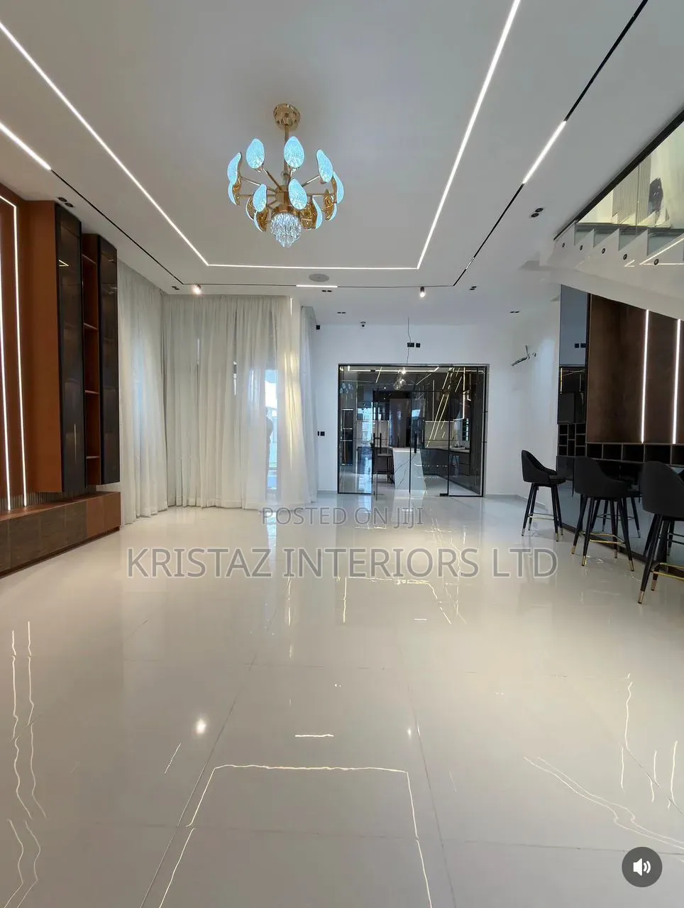 5bdrm Duplex in Chevron for sale in Chevron