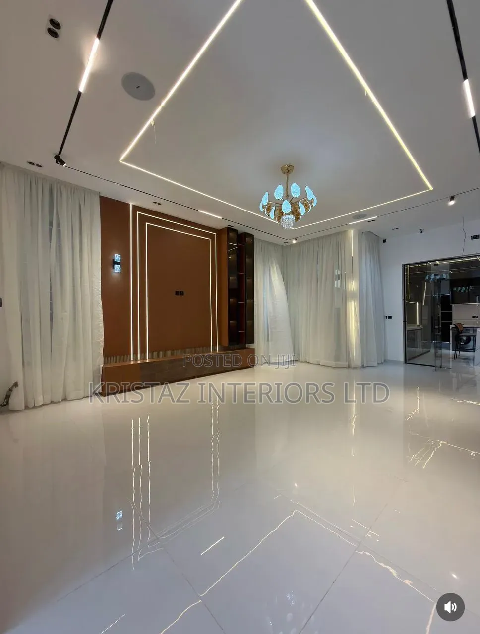 5bdrm Duplex in Chevron for sale in Chevron