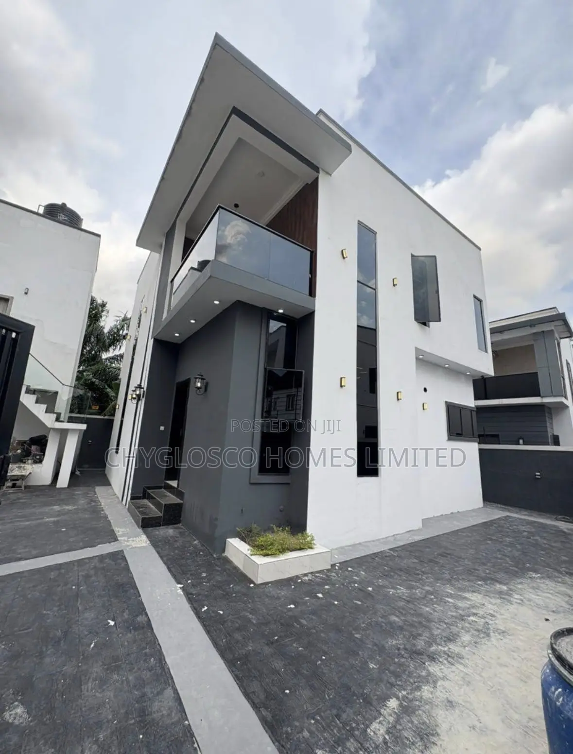 4bdrm Duplex in Eneka for sale in Eneka