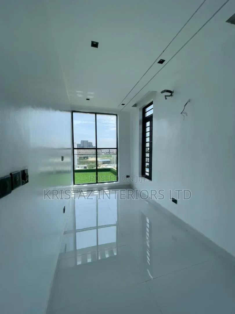 5bdrm Duplex in Lekki Phase 1 for sale in Lekki Phase 1