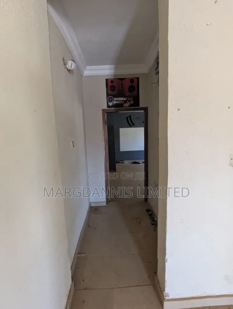 1bdrm Block of Flats in Ginti, Igbogbo for rent in Igbogbo