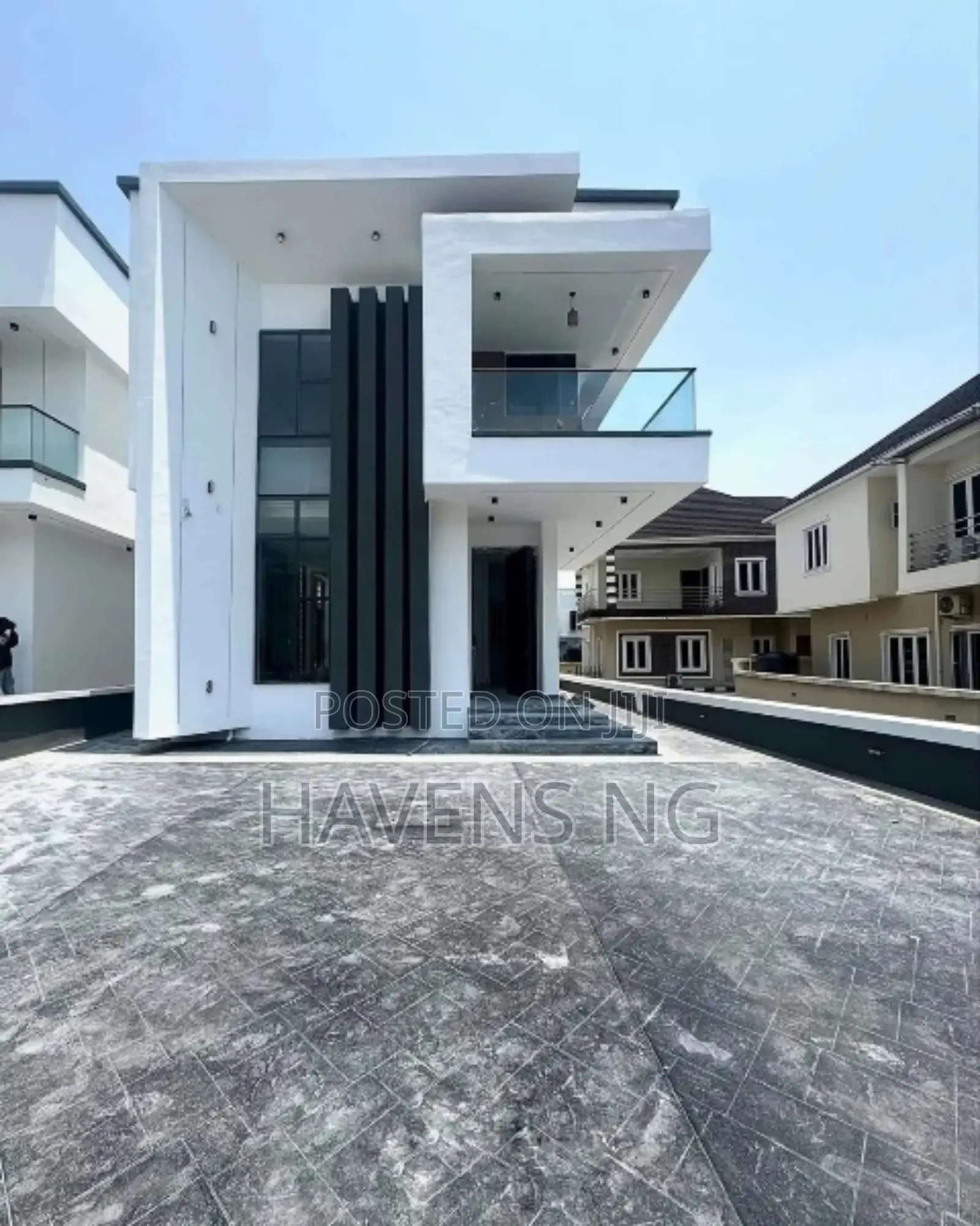 5bdrm Duplex in Ikota for sale in Ikota