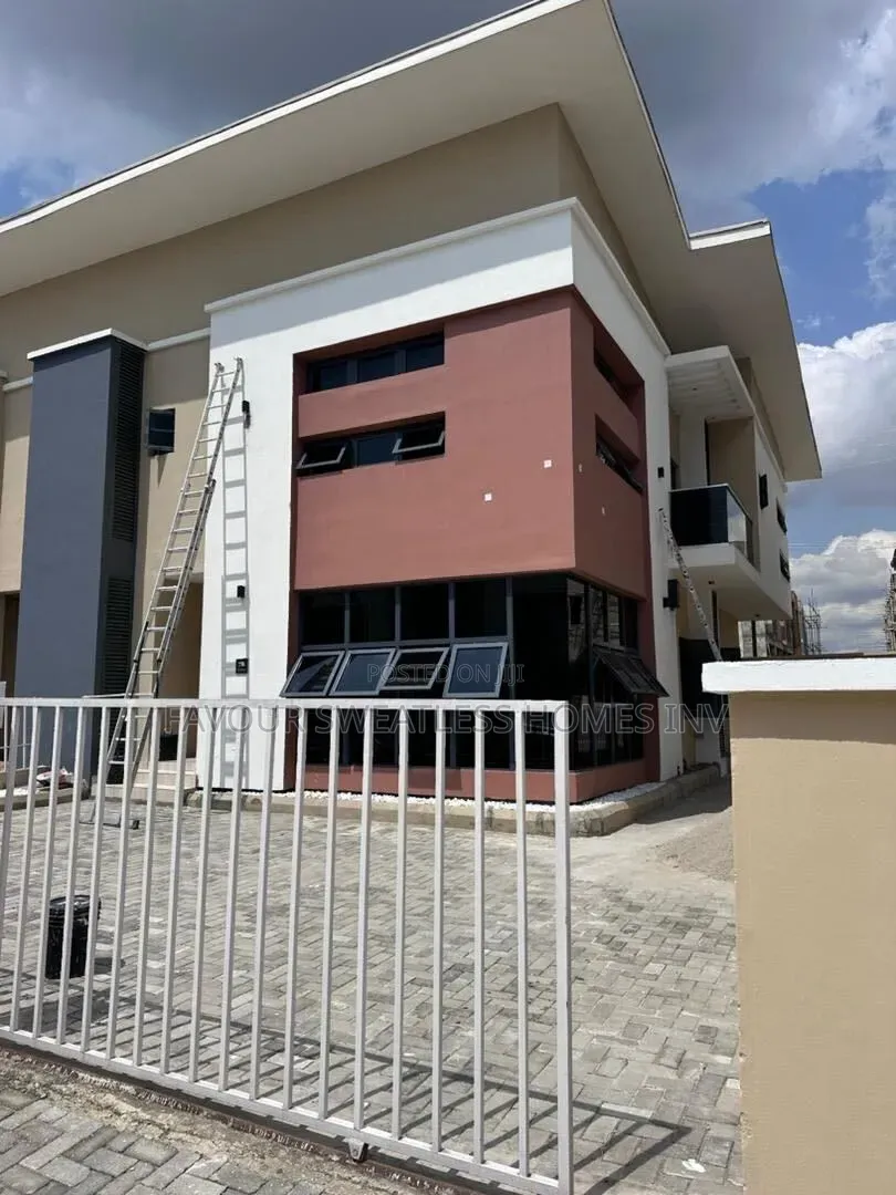 4bdrm Duplex in Ogudu Ph2, GRA Phase 2 Shangisha for rent in GRA Phase 2 Shangisha