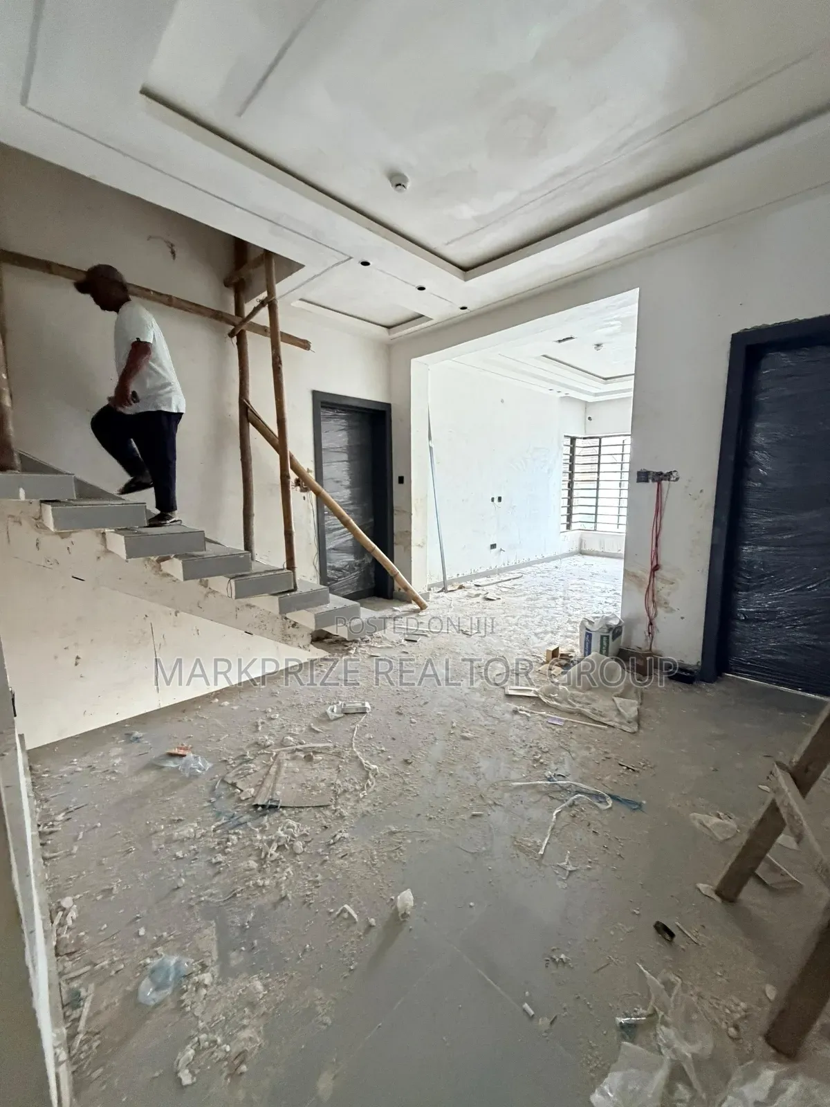 Furnished 4bdrm Duplex in Surulere Lagos for sale in Papa Ajao / Surulere