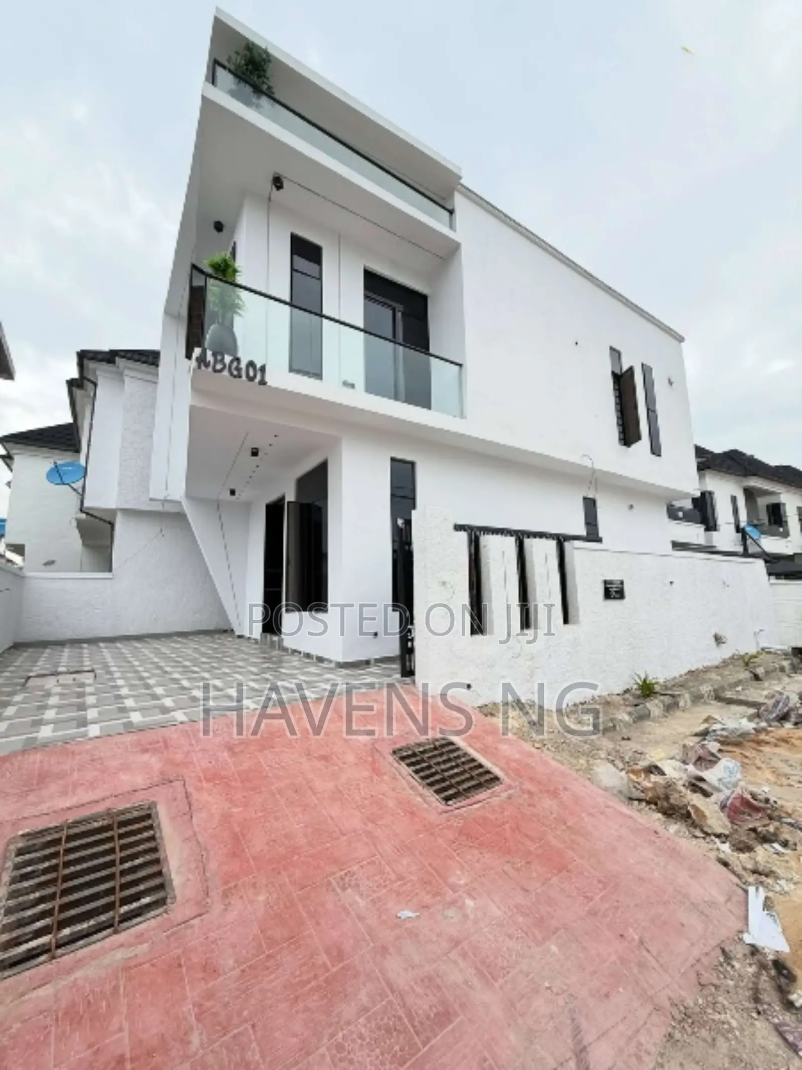 4bdrm Duplex in Ikota for sale in Ikota