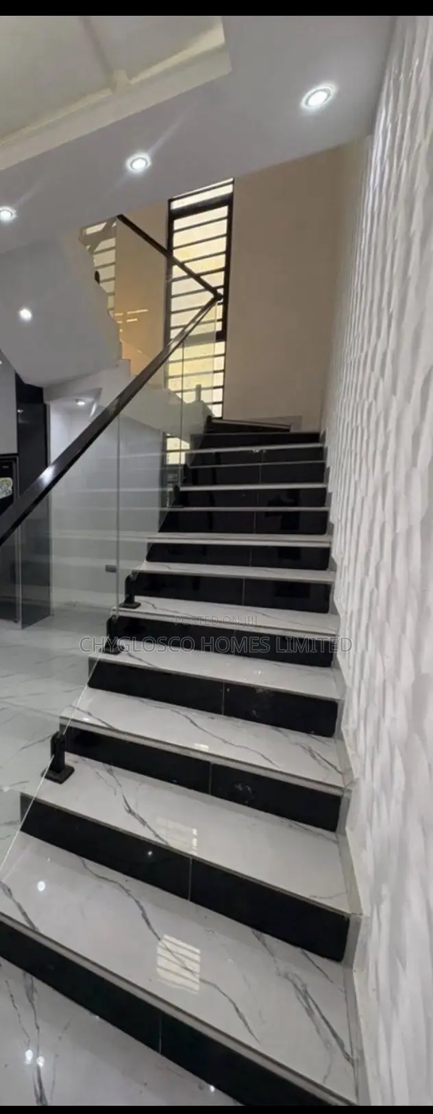 4bdrm Duplex in Eneka for sale in Eneka