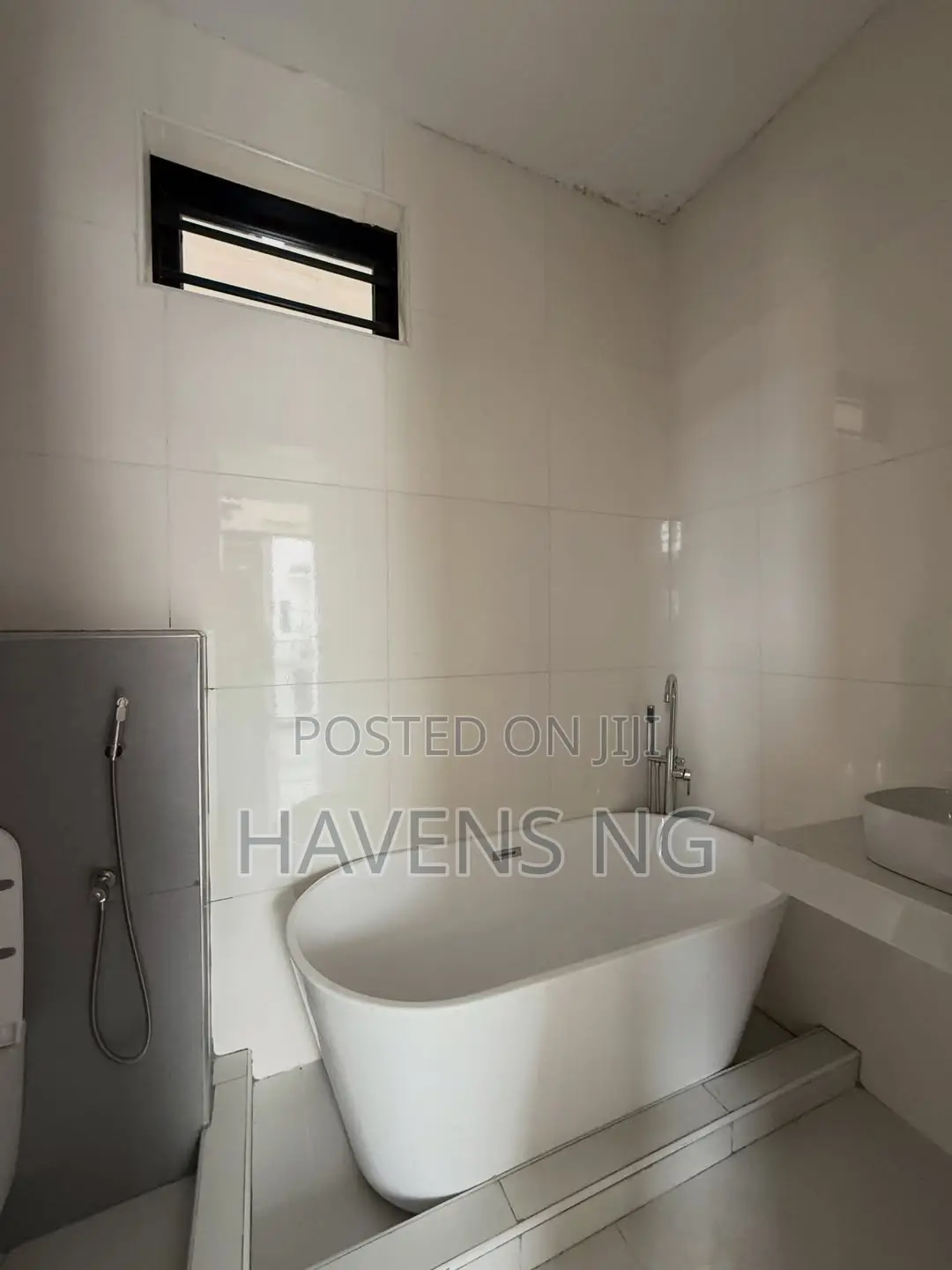 4bdrm Duplex in Ikota for sale in Ikota