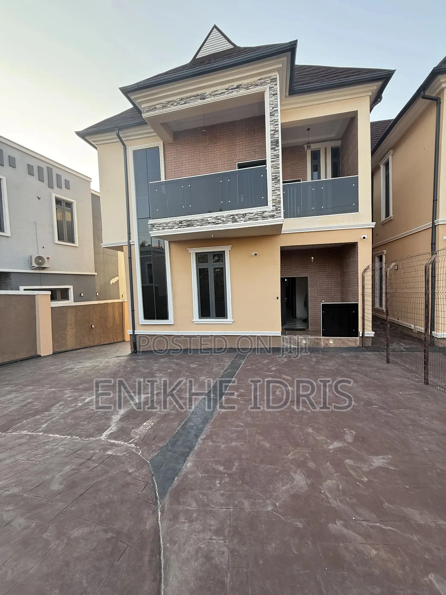 3bdrm Duplex in Apo Resettlement for sale in Apo Resettlement