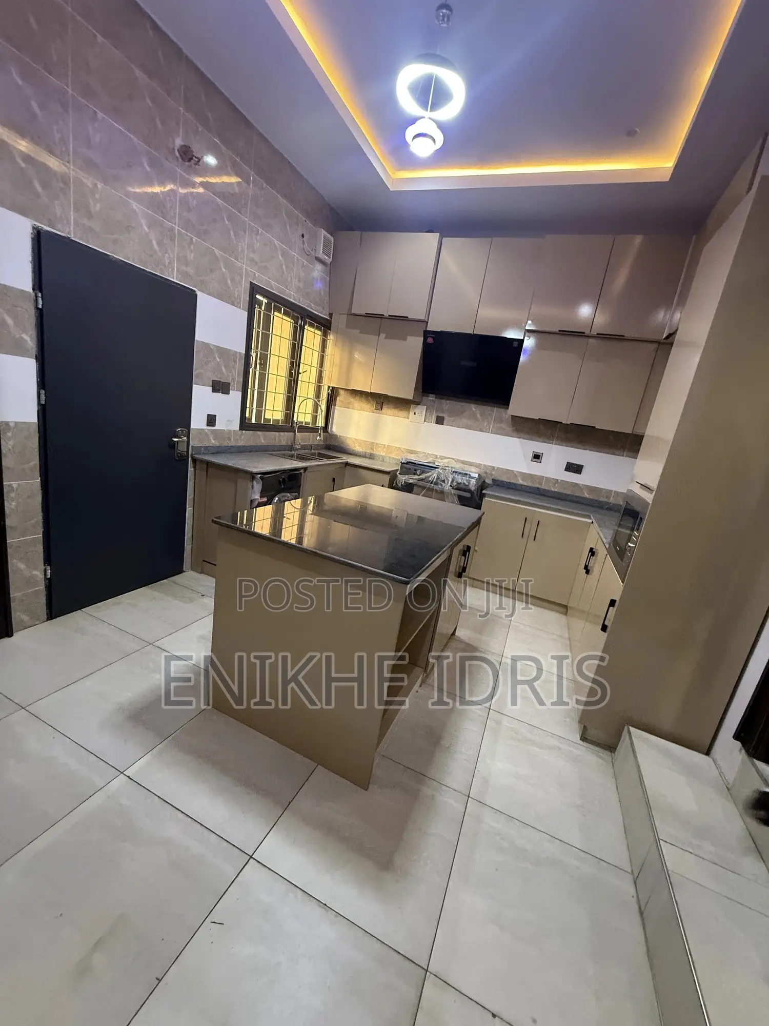 3bdrm Duplex in Apo Resettlement for sale in Apo Resettlement