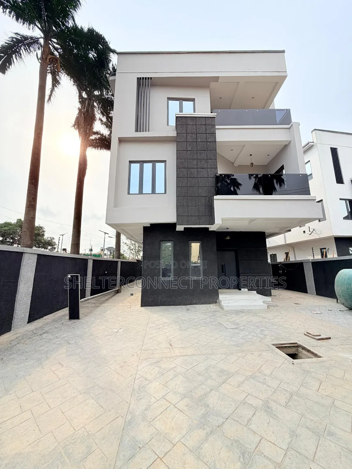 5bdrm Duplex in Omole Phase 1 for sale in Omole Phase 1