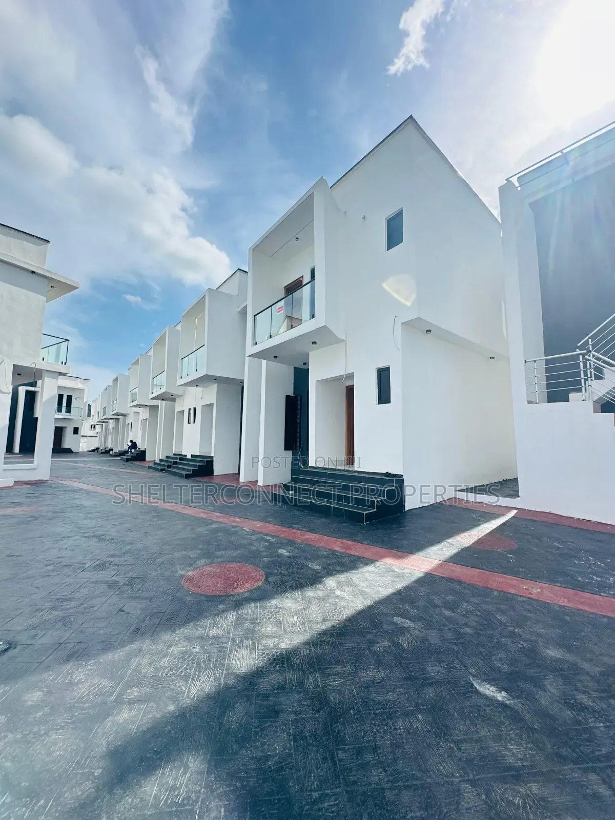 3bdrm Duplex in Thomas Estate for sale in Thomas Estate