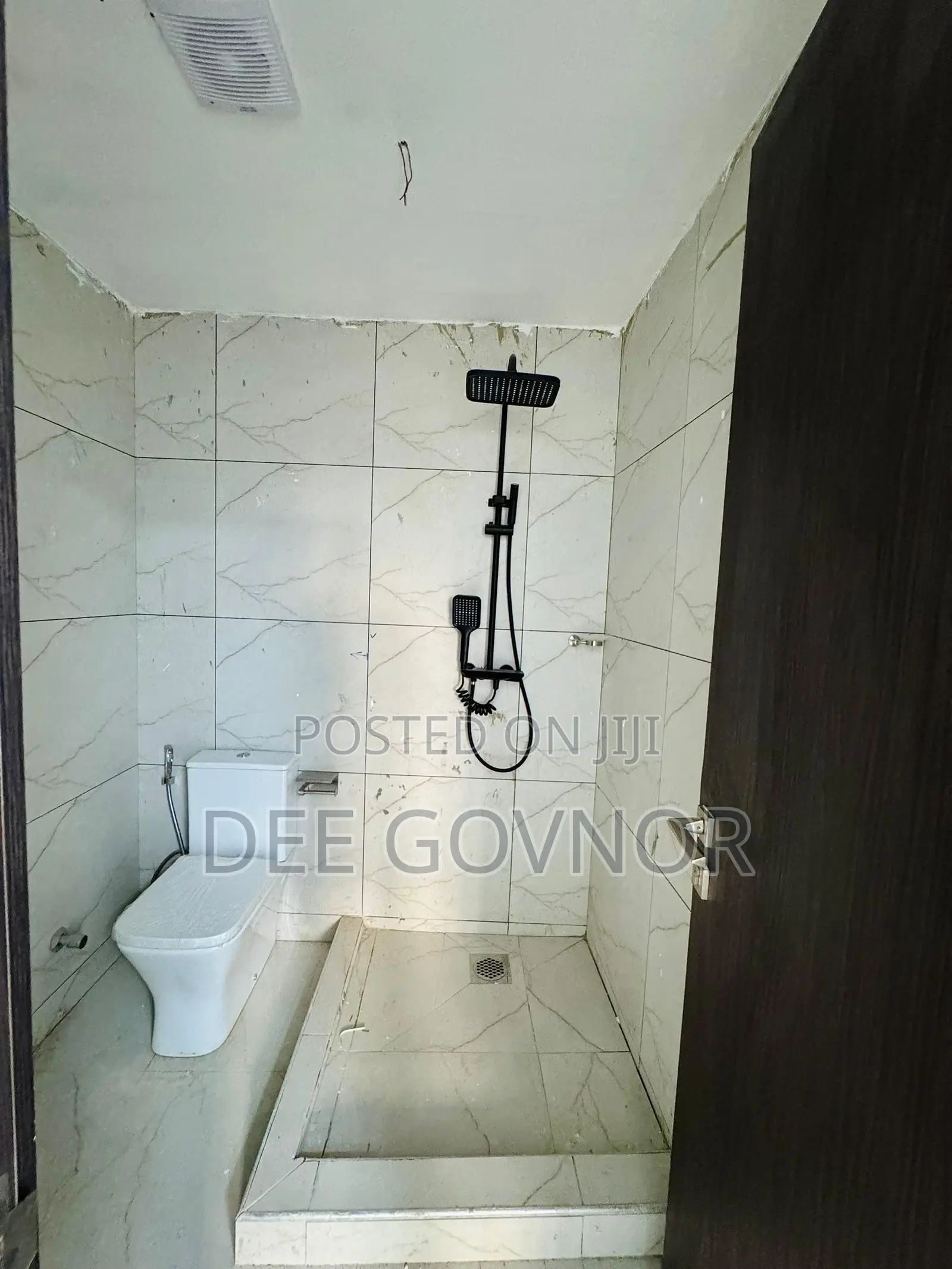 Furnished 3bdrm Apartment in V I, Akin Adesola for rent in Akin Adesola