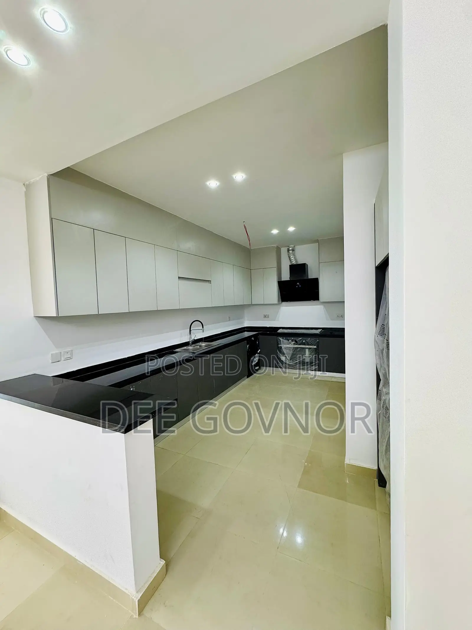 Furnished 3bdrm Apartment in V I, Akin Adesola for rent in Akin Adesola