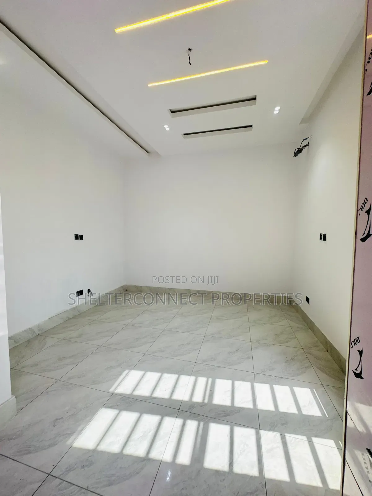 3bdrm Duplex in Thomas Estate for sale in Thomas Estate