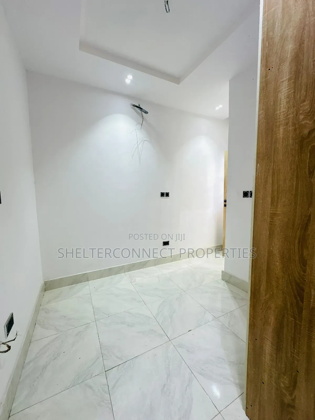 3bdrm Duplex in Thomas Estate for sale in Thomas Estate