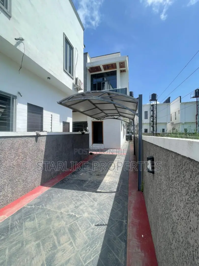 4bdrm House in Lekki Expressway for sale in Lekki Expressway