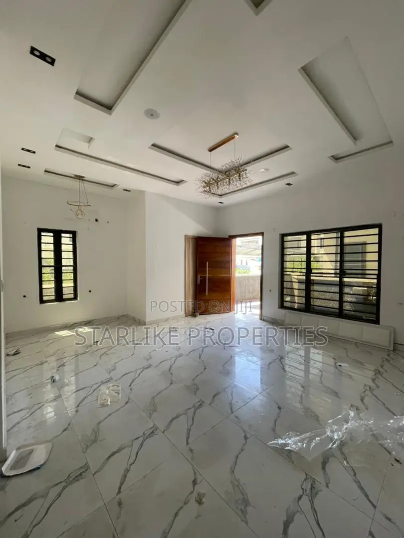 4bdrm House in Lekki Expressway for sale in Lekki Expressway