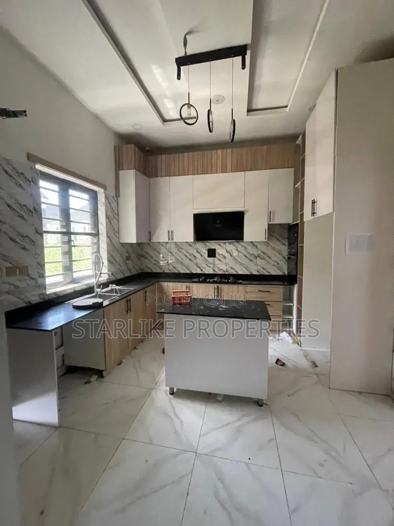 4bdrm House in Lekki Expressway for sale in Lekki Expressway