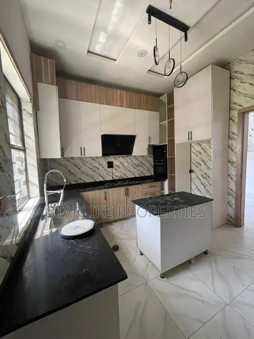 4bdrm House in Lekki Expressway for sale in Lekki Expressway