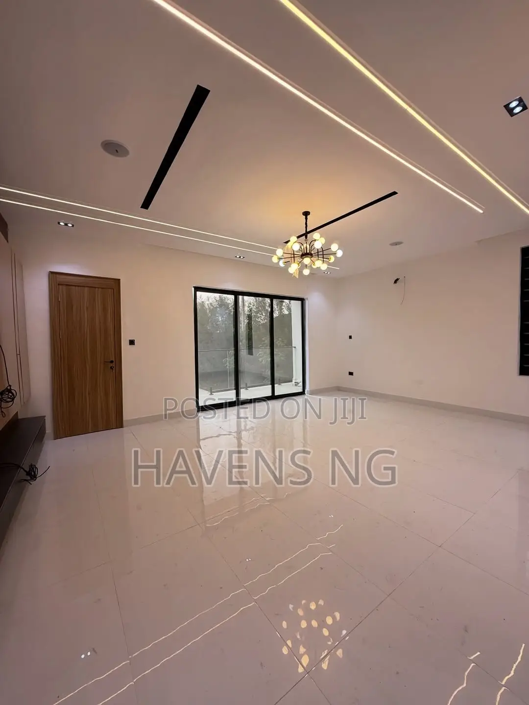 5bdrm House in Ikota for sale in Ikota