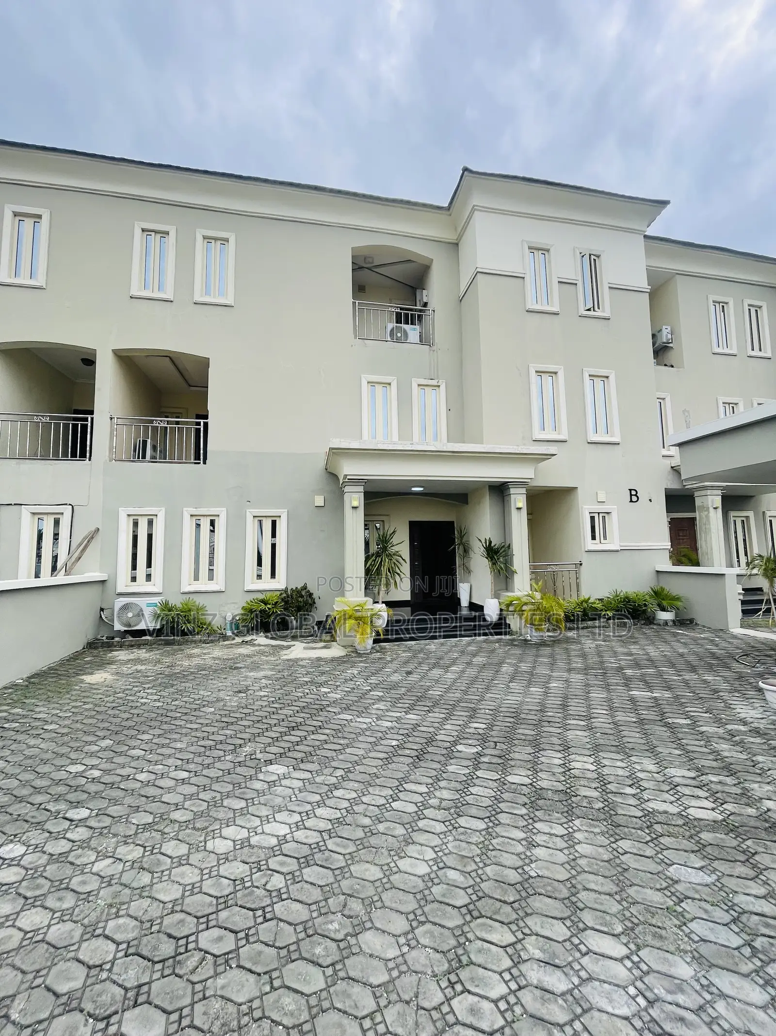 Exquisite 5/4 Bedrom Detached Duplex in a Serene Secured Environment in Lekki