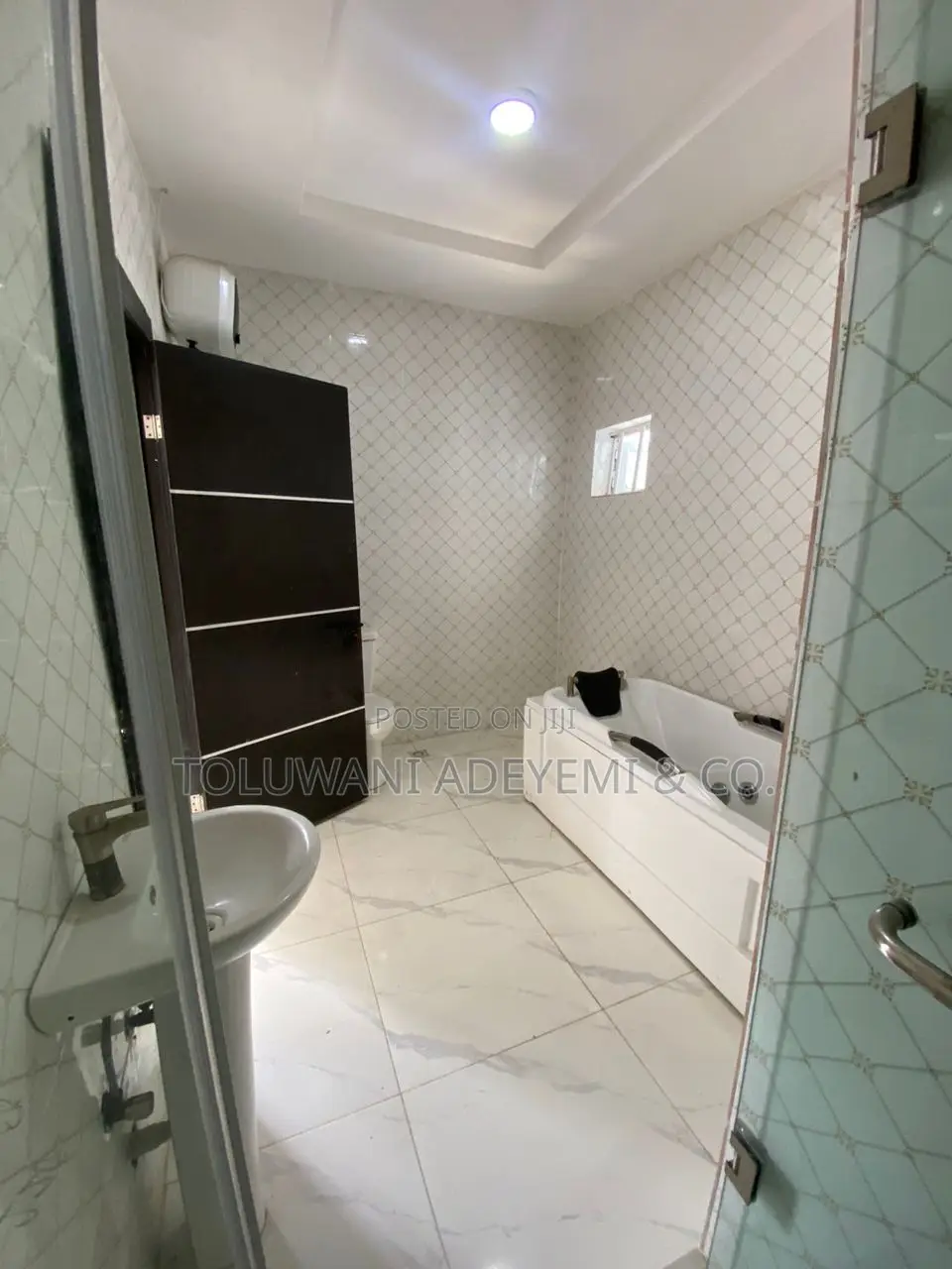 4bdrm Townhouse/Terrace in Ajah, Lekki, Abraham Adesanya Estate in Abraham Adesanya Estate