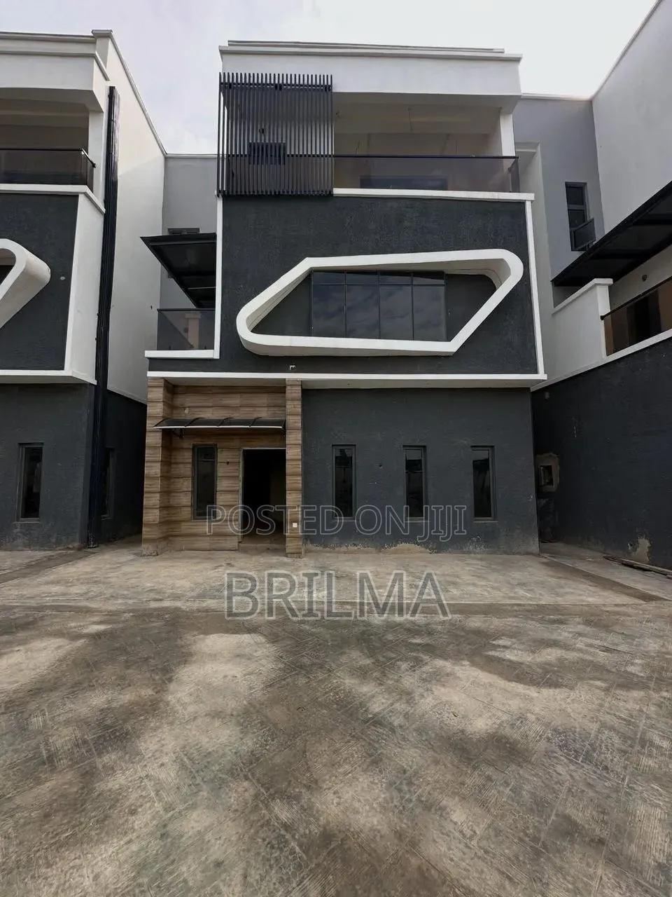 4bdrm Duplex in Gaduwa for sale in Gaduwa