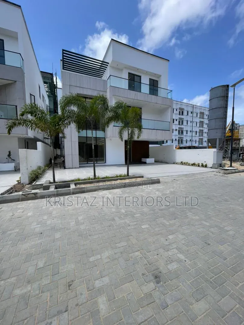6bdrm Duplex in Lekki Phase 1 for sale in Lekki Phase 1