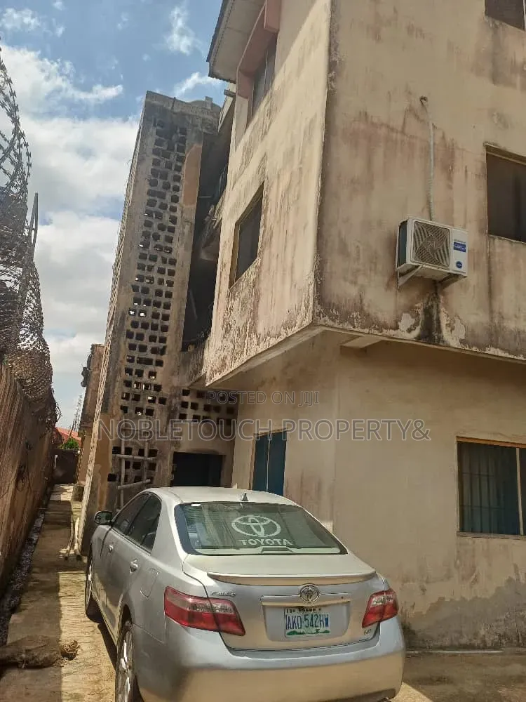 3bdrm Block of Flats in Kofoworola Attah St, for sale in Ejigbo / Ejigbo