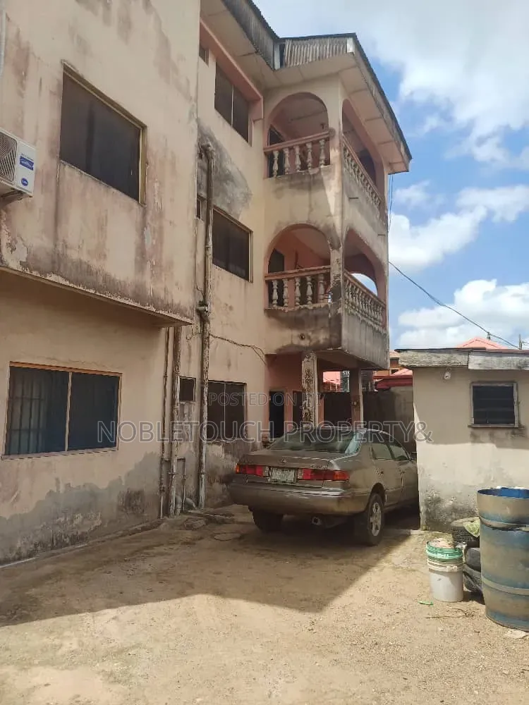 3bdrm Block of Flats in Kofoworola Attah St, for sale in Ejigbo / Ejigbo