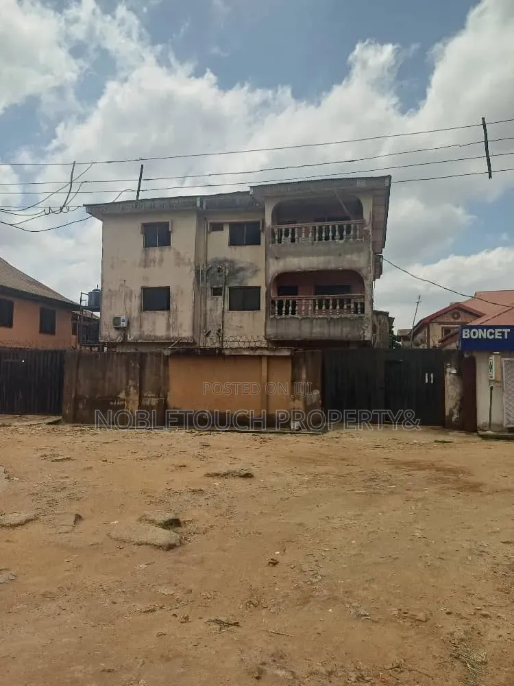 3bdrm Block of Flats in Kofoworola Attah St, for sale in Ejigbo / Ejigbo
